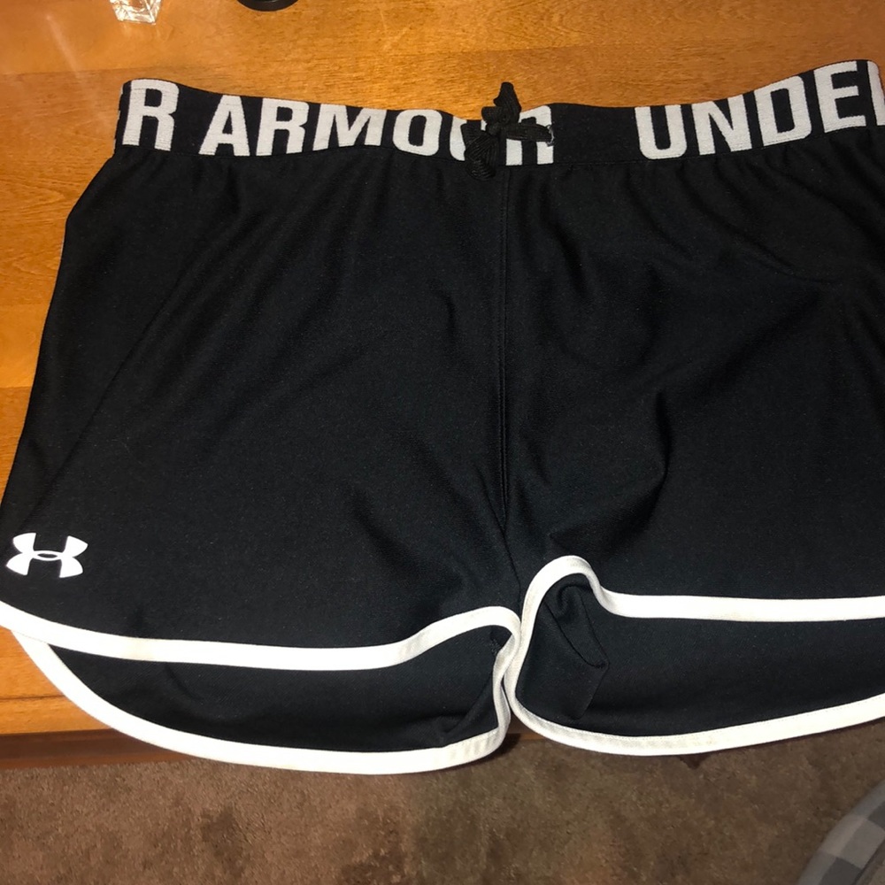 Under Armour shorts(run big)